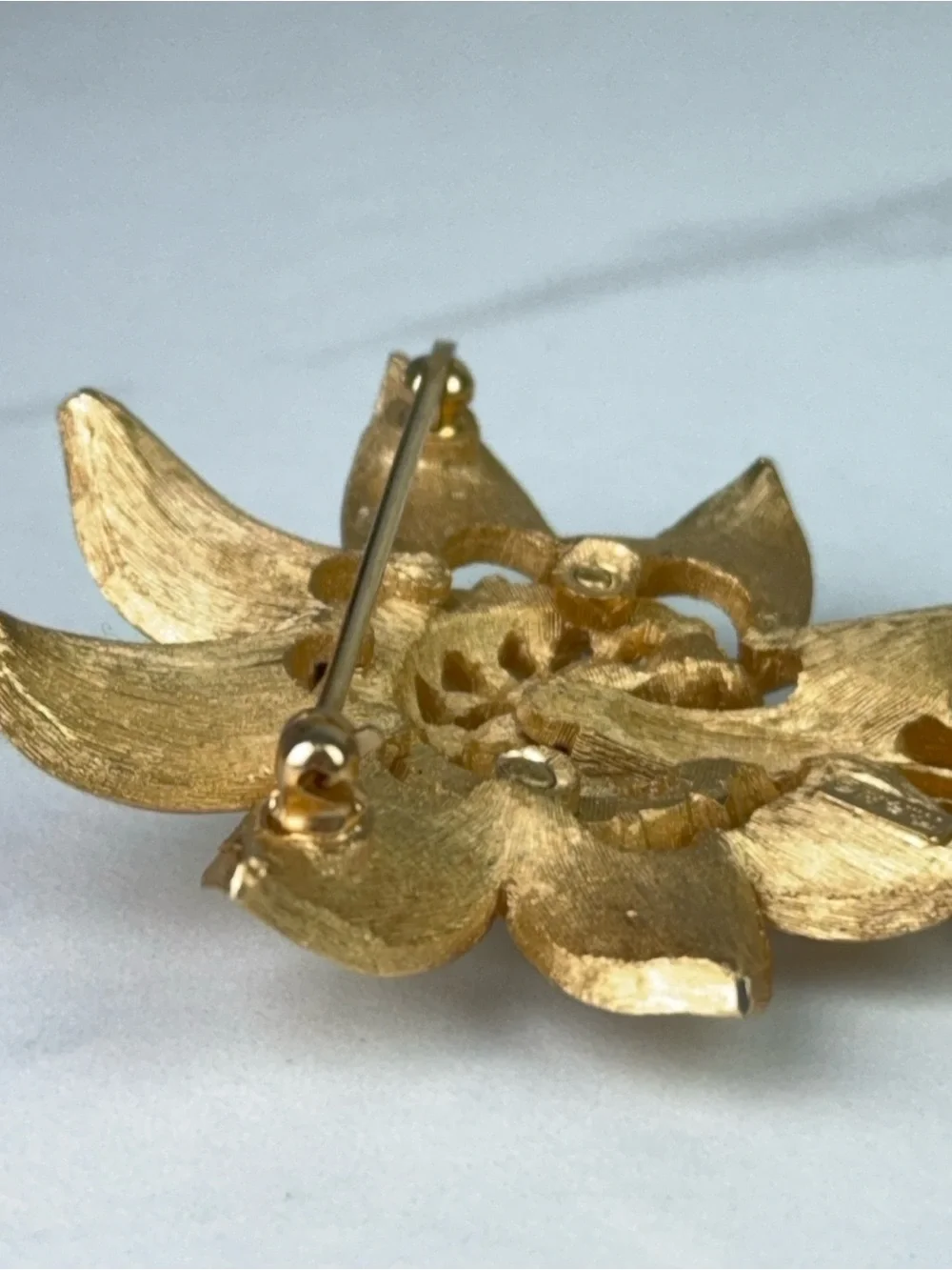 Vintage Trifari Gold-tone Flower Brooch Faux Pearls & Rhinestone